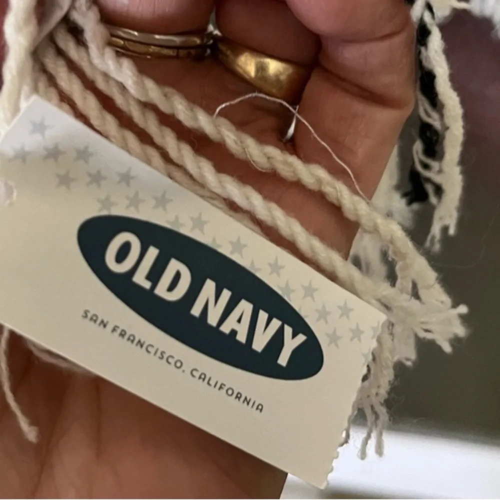 NWT Old Navy Plaid Blanket Scarf Wrap Shawl Cream Black Oversized Fringe OS
